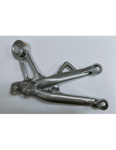 SOPORTE ESTRIBERA TRASERA DRCH. TRIUMPH
